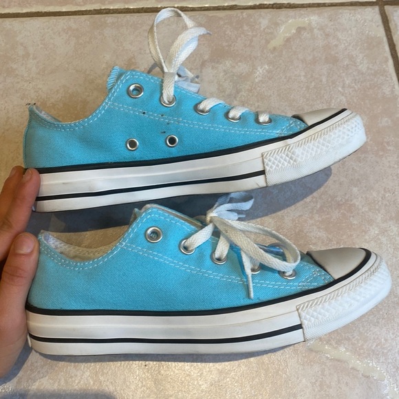 Sky Blue Converse Size 6 Women’s / 4 Men’s - Picture 2 of 8